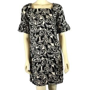 Ivy Jane black & white floral bell short sleeved dress size small